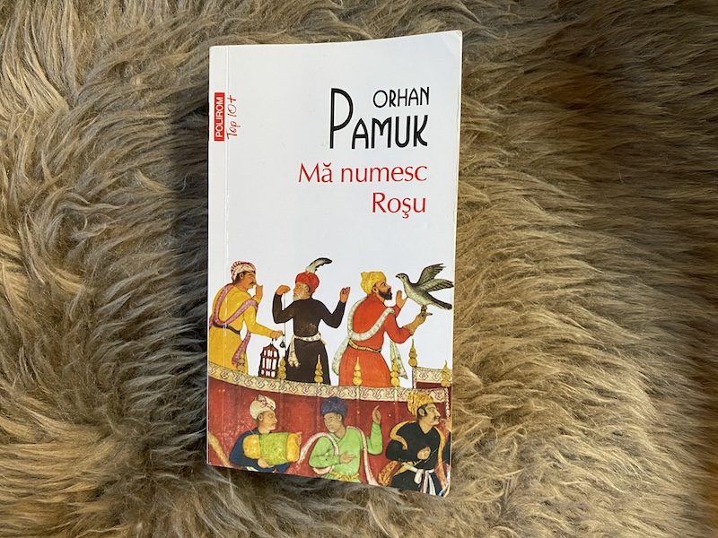 Spre a nu trezi o pisica adormita in poala sa, Preasfantul Mahomed a cerut sa i se taie straiul